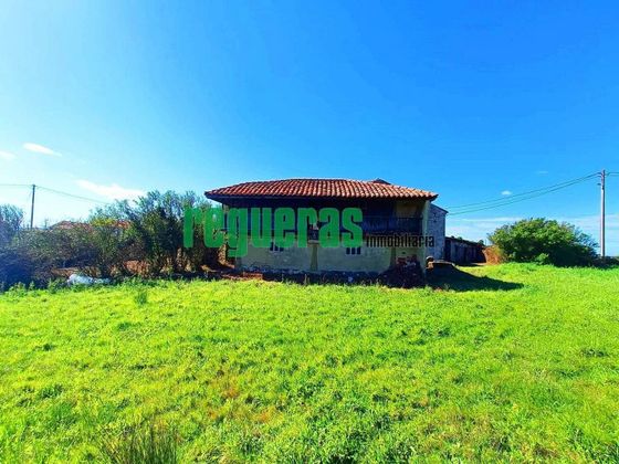 Foto 2 de Casa rural en venda a Verdicio - Bañugues - Cabo Peña de 4 habitacions amb jardí