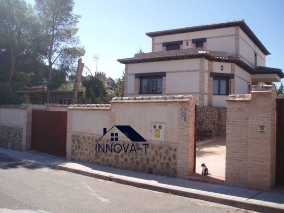 Foto 2 de Casa en venta en Azucaica - Santa María de Benquerencia de 5 habitaciones con terraza y piscina