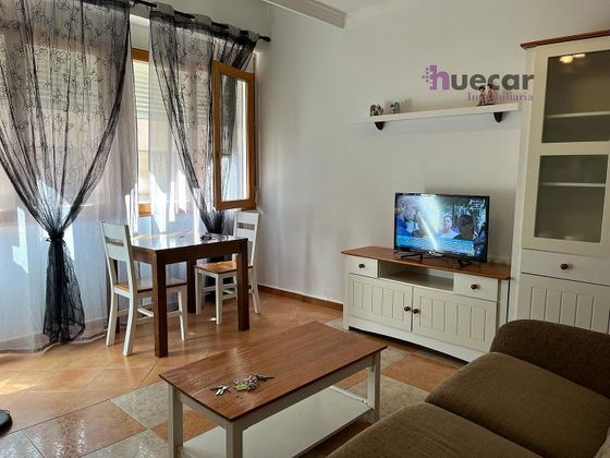 Foto 1 de Pis en lloguer a Centro - Cuenca de 3 habitacions amb mobles i balcó