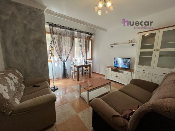 Foto 2 de Pis en lloguer a Centro - Cuenca de 3 habitacions amb mobles i balcó