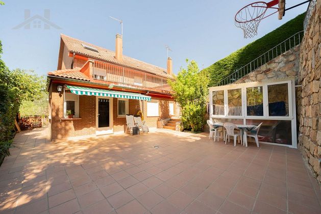 Foto 1 de Casa en venda a Collado Mediano de 5 habitacions amb terrassa i piscina