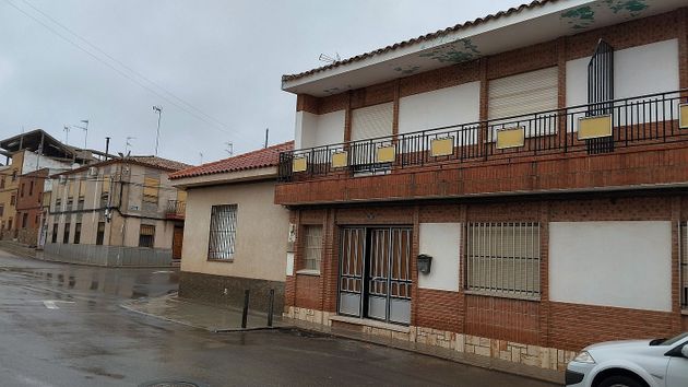 Foto 1 de Casa adosada en venta en calle Ocaña de 4 habitaciones con terraza y balcón