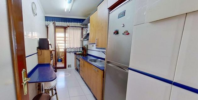 Foto 2 de Piso en venta en Basurtu de 4 habitaciones con garaje y calefacción