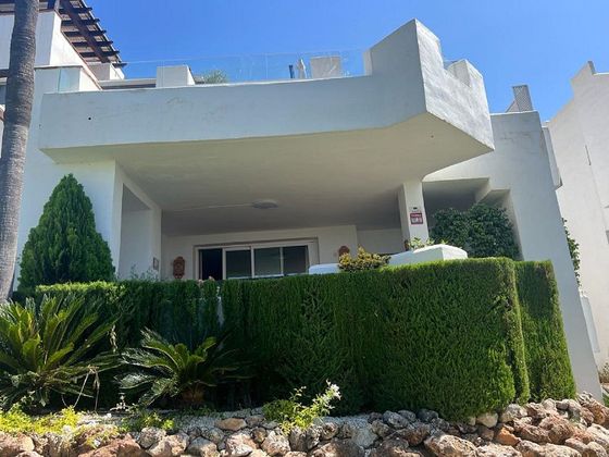Foto 1 de Venta de piso en Los Naranjos - Las Brisas de 2 habitaciones con terraza y piscina