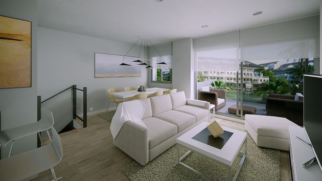 Foto 2 de Àtic en venda a calle Zorzal de 3 habitacions amb terrassa i piscina