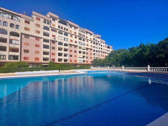 Foto 2 de Pis en venda a Zona Playa de la Concha de 5 habitacions amb terrassa i piscina