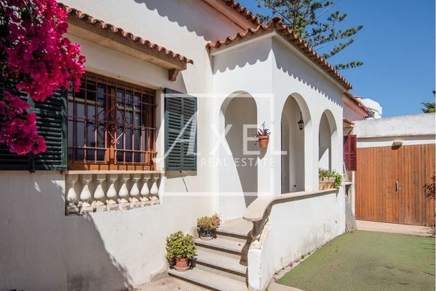 Foto 1 de Casa adossada en venda a El Coll d'en Rabassa de 4 habitacions amb terrassa i piscina
