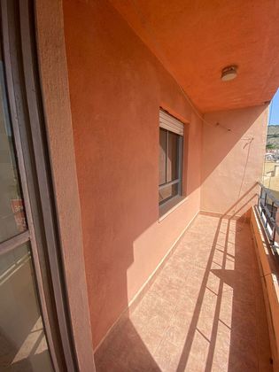 Foto 1 de Pis en venda a calle Castalla de 4 habitacions amb balcó i ascensor