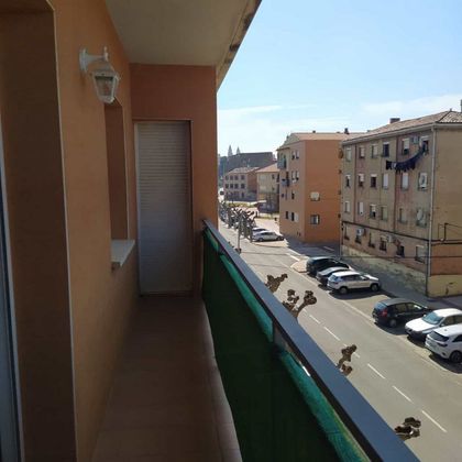 Foto 2 de Pis en venda a Alfaro de 3 habitacions amb garatge i balcó