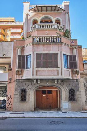 Foto 1 de Xalet en venda a calle Joan Miro de 5 habitacions amb terrassa i garatge