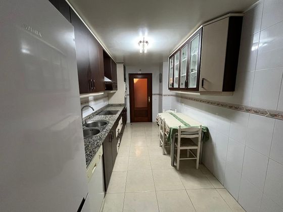 Foto 2 de Venta de piso en calle Comarca de Las Hurdes de 4 habitaciones con terraza y garaje
