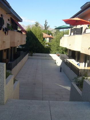 Foto 2 de Dúplex en venda a calle De San Sebastián de 2 habitacions amb terrassa i piscina