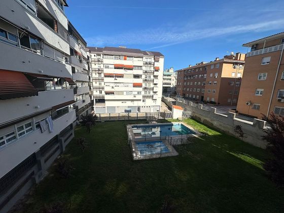 Foto 2 de Venta de piso en Barrio de la Estación de 3 habitaciones con terraza y piscina