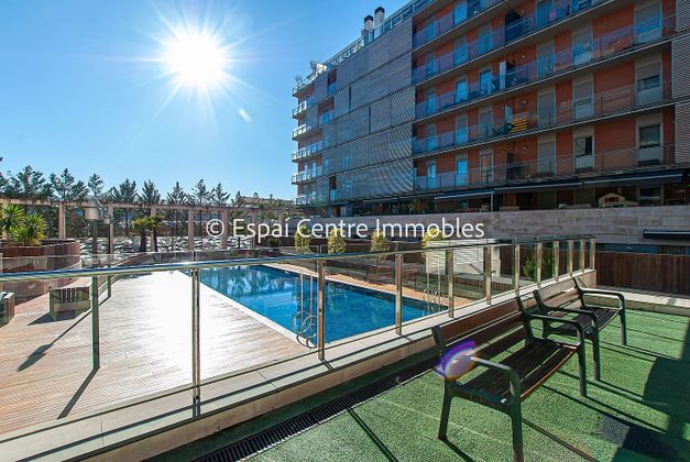 Foto 1 de Pis en venda a paseo De Les Lletres de 3 habitacions amb terrassa i piscina