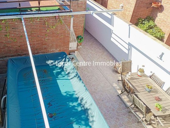 Foto 1 de Venta de casa adosada en Viladecavalls de 4 habitaciones con terraza y piscina