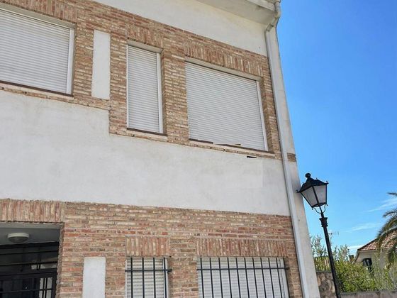 Foto 1 de Pis en venda a Torres de la Alameda de 2 habitacions i 187 m²