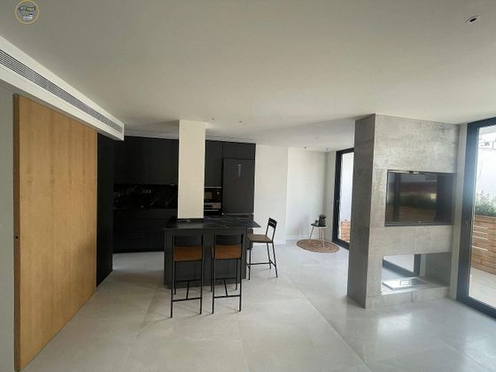 Foto 1 de Àtic en venda a calle Reyes Católicos de 2 habitacions amb terrassa i aire acondicionat