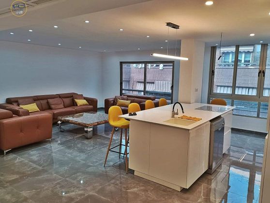 Foto 1 de Pis en lloguer a Ensanche - Diputación de 3 habitacions amb mobles i aire acondicionat