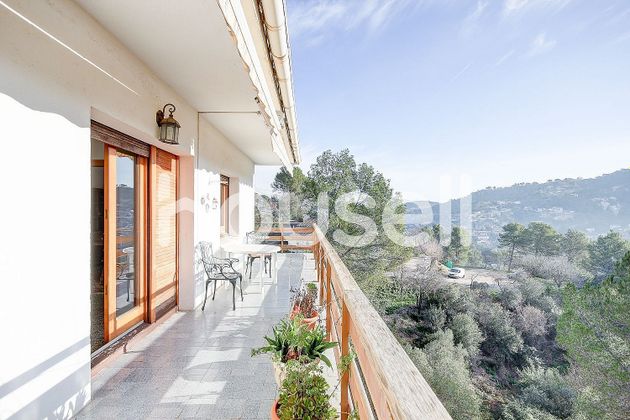 Foto 1 de Casa en venta en Cervelló de 5 habitaciones con terraza y jardín
