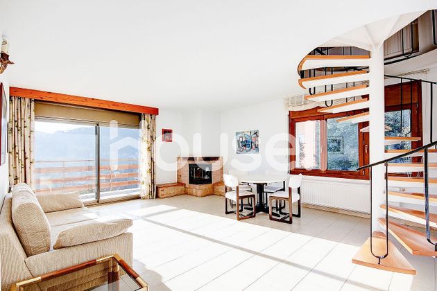 Foto 2 de Casa en venta en Cervelló de 5 habitaciones con terraza y jardín