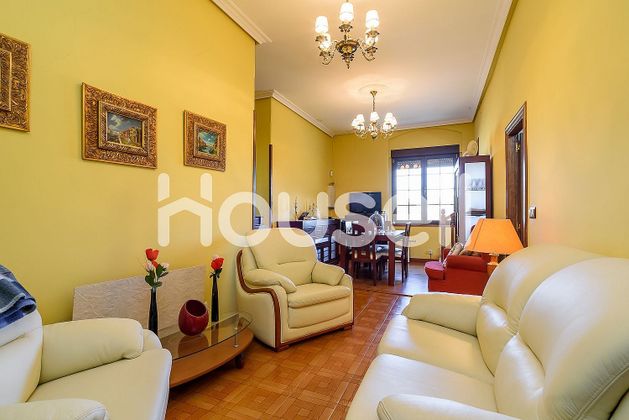 Foto 1 de Casa en venda a Parroquias de Oviedo de 3 habitacions amb garatge i balcó