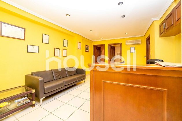 Foto 2 de Pis en venda a Benalúa de 4 habitacions amb terrassa i garatge