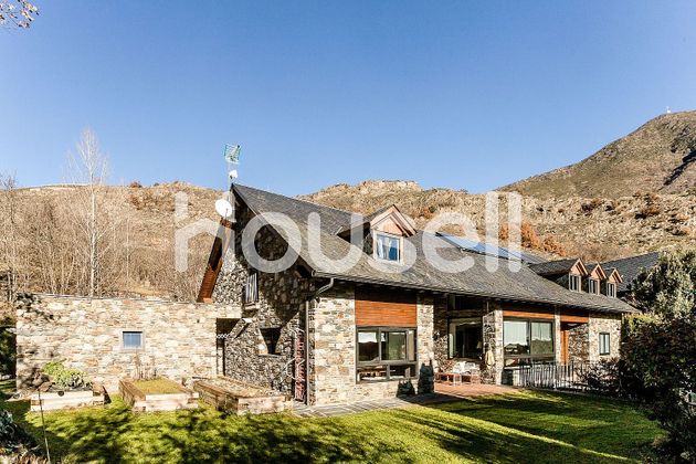Foto 1 de Casa en venda a Esterri d´Àneu de 3 habitacions amb terrassa i piscina