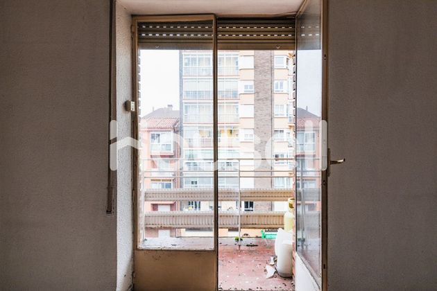 Foto 1 de Piso en venta en La Chantría - La Lastra de 3 habitaciones con terraza