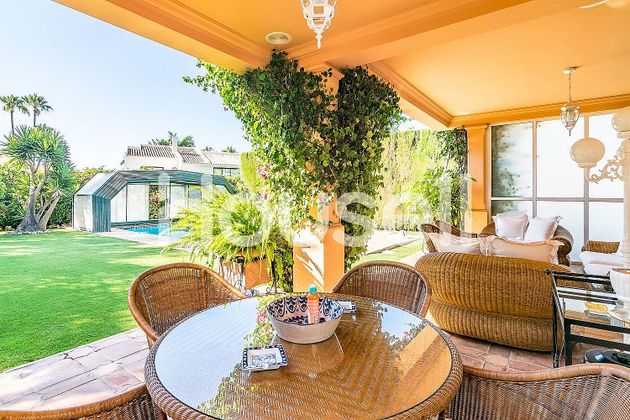 Foto 2 de Casa en venda a Los Naranjos - Las Brisas de 4 habitacions amb terrassa i piscina