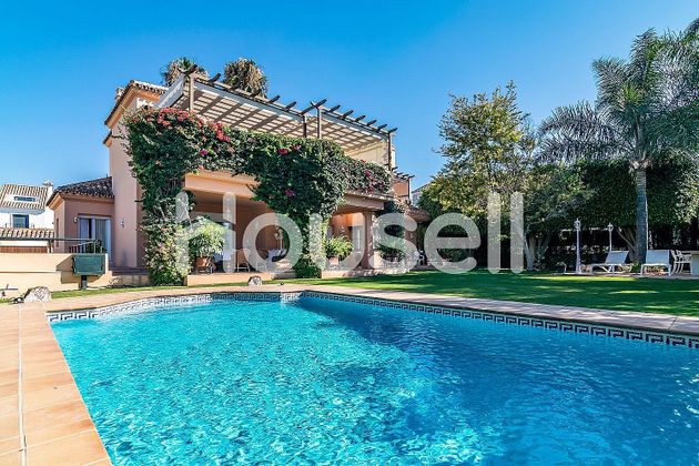 Foto 1 de Casa en venda a Los Naranjos - Las Brisas de 4 habitacions amb terrassa i piscina