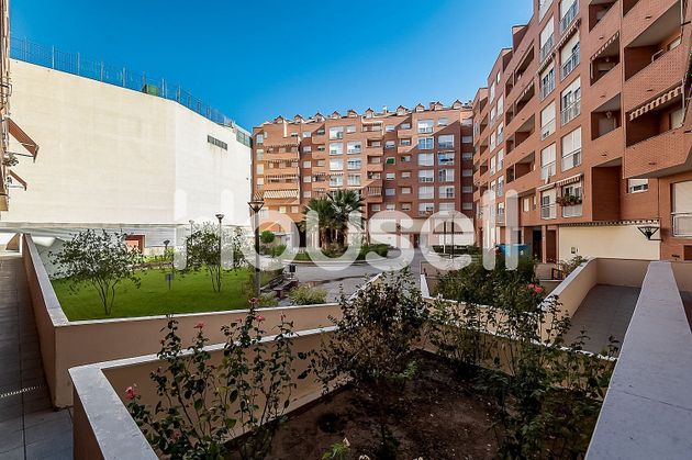 Foto 2 de Piso en venta en Linares de 4 habitaciones con terraza y balcón