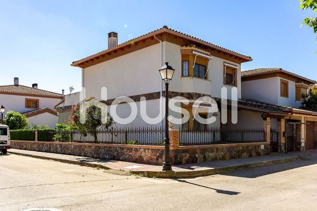 Foto 1 de Casa en venta en Retuerta del Bullaque de 4 habitaciones con terraza y garaje