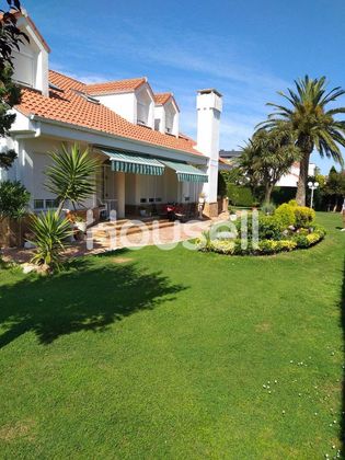 Foto 1 de Venta de casa en Santa Cruz de Bezana de 5 habitaciones con terraza y piscina