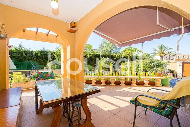 Foto 1 de Casa en venta en Nueva Torrevieja - Aguas Nuevas de 4 habitaciones con terraza y garaje