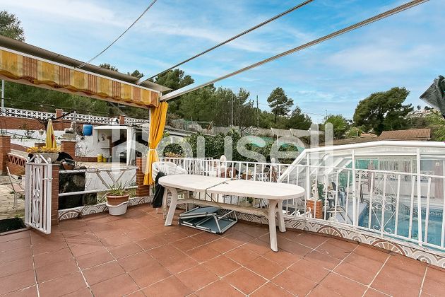 Foto 1 de Casa en venda a Torrelles de Foix de 4 habitacions amb terrassa i piscina