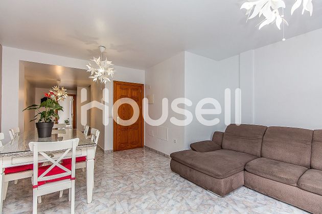 Foto 2 de Casa en venda a Centro - La Vega Alta de 4 habitacions amb terrassa