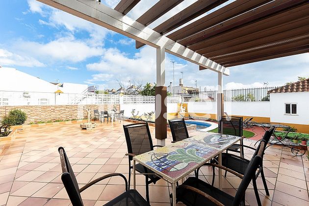 Foto 2 de Casa en venda a Castilleja de la Cuesta de 4 habitacions amb terrassa i piscina
