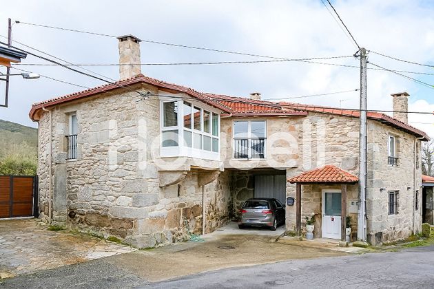Foto 2 de Casa en venda a Pobra de Trives (A) de 4 habitacions amb terrassa i garatge