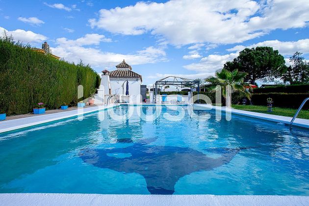 Foto 2 de Casa en venda a Linares de 5 habitacions amb terrassa i piscina