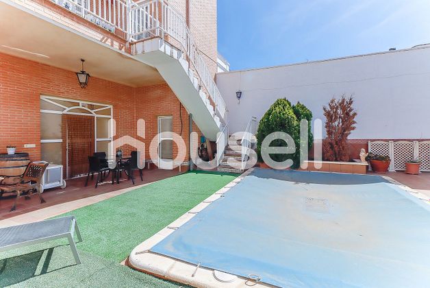 Foto 1 de Casa en venda a Tomelloso de 4 habitacions amb terrassa i piscina
