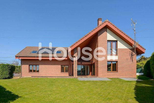Foto 1 de Casa en venda a Somio de 7 habitacions amb terrassa i garatge