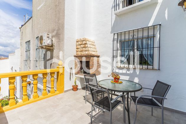Foto 2 de Casa en venta en Manilva de 3 habitaciones con piscina y jardín