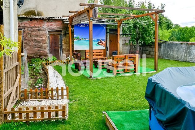 Foto 2 de Casa en venda a Villadecanes de 5 habitacions amb garatge i jardí