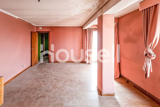 Foto 2 de Dúplex en venta en La Chantría - La Lastra de 6 habitaciones con terraza y garaje