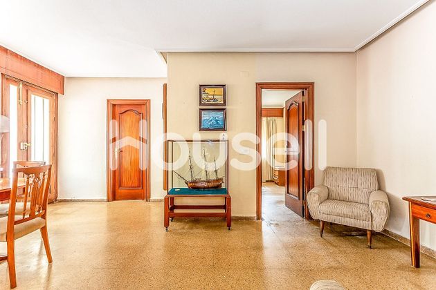 Foto 2 de Casa en venda a Centro - Torrevieja de 3 habitacions amb aire acondicionat