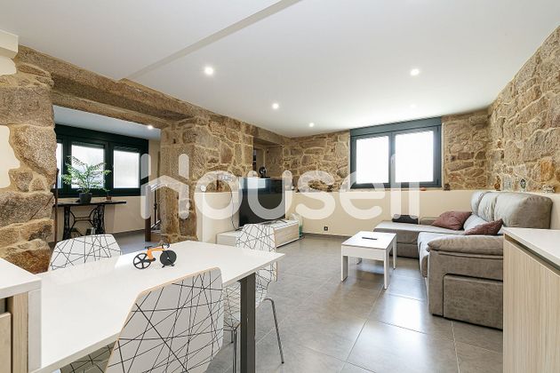 Foto 2 de Casa en venta en Mondariz de 4 habitaciones con garaje y jardín
