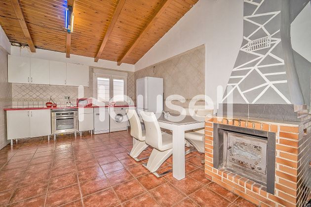 Foto 2 de Casa en venta en Renedo de Esgueva de 5 habitaciones con terraza y garaje