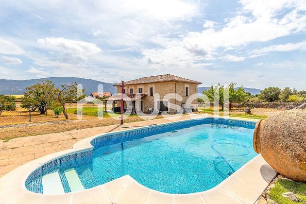 Foto 1 de Casa en venta en Oliva de Plasencia de 5 habitaciones con terraza y piscina
