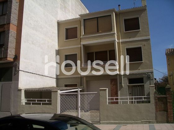 Foto 1 de Casa en venta en Barbastro de 3 habitaciones con terraza y garaje