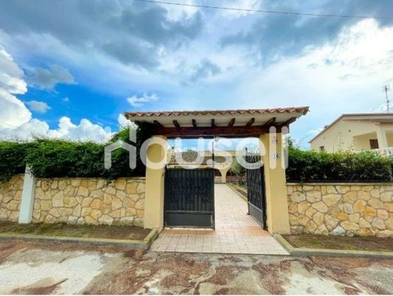 Foto 1 de Casa en venda a Cabra del Camp de 4 habitacions amb terrassa i piscina